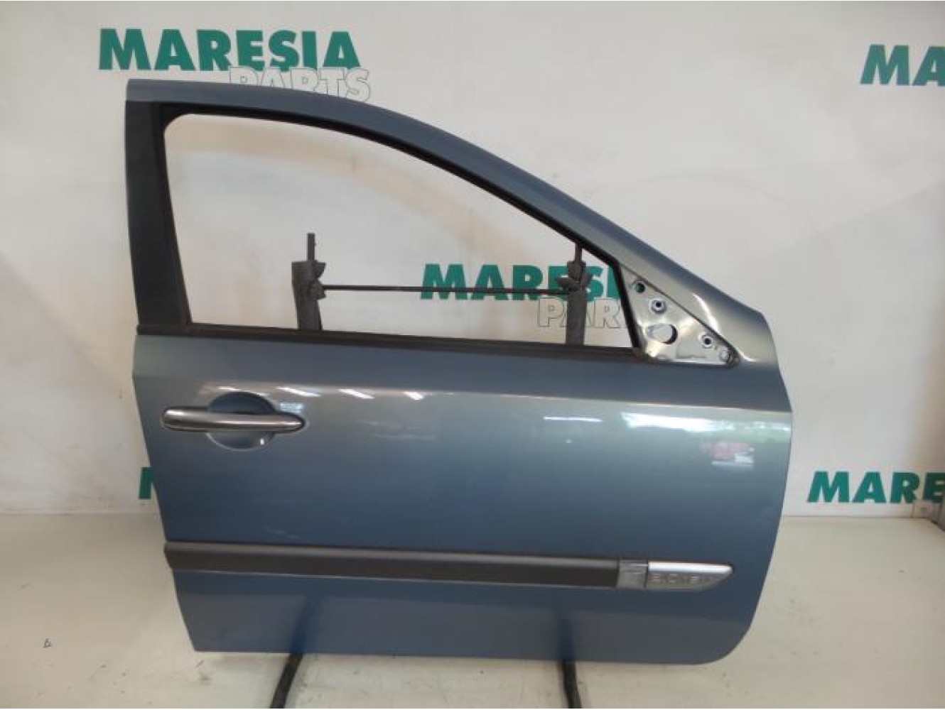 Renault - Laguna - Front door 4-door, right