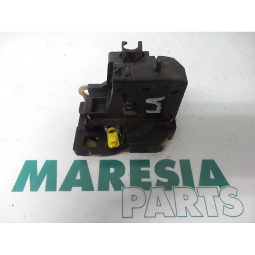 Renault - Megane Scenic - Rear door lock mechanism 4-door, left