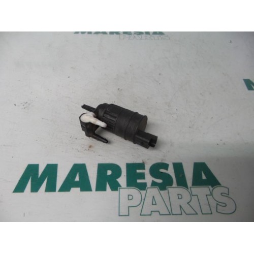Renault - Megane Scenic - Windscreen washer pump