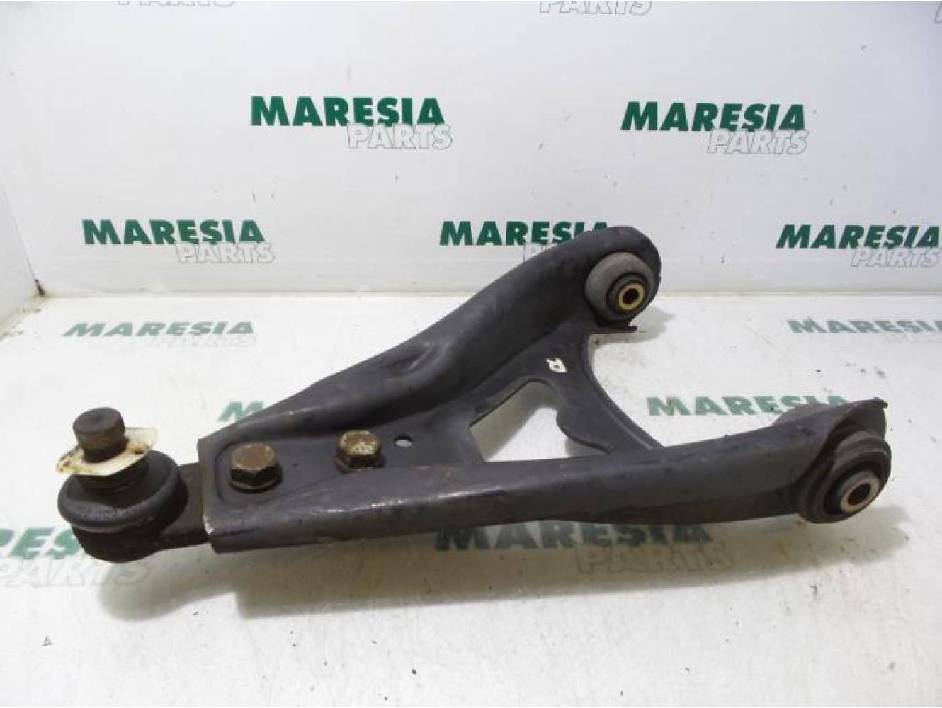 Renault - Megane Scenic - Front lower wishbone, right