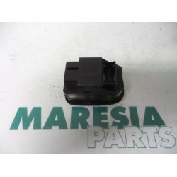 Peugeot - 206 - Multi-functional window switch