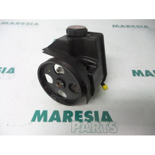 Peugeot - 206 - Power steering pump