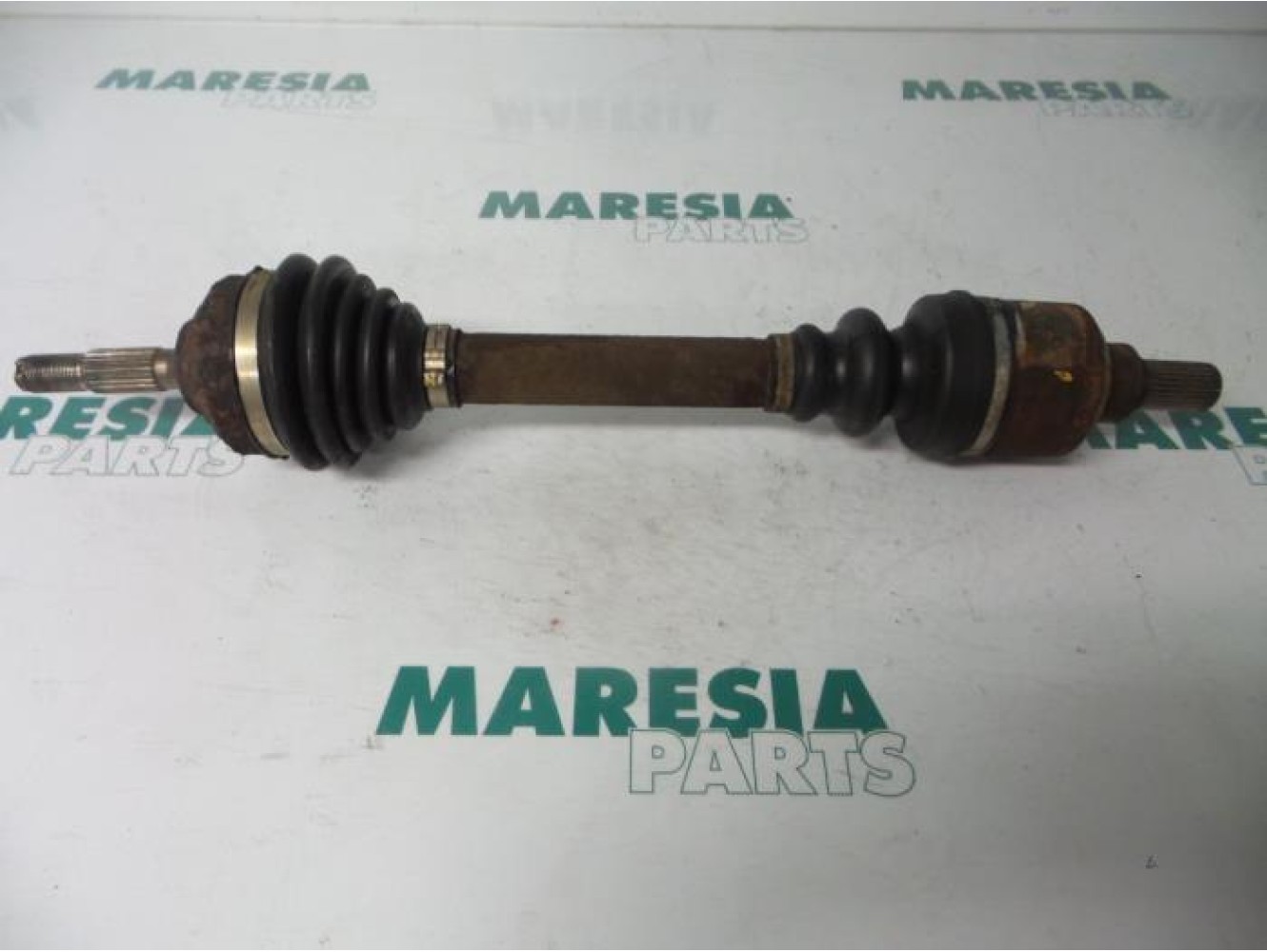 Peugeot - 206 - Aandrijfas links-voor