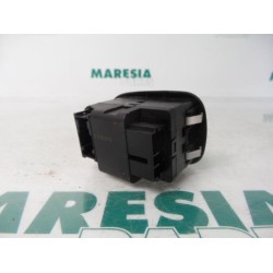 Peugeot - 206 - Multi-functional window switch