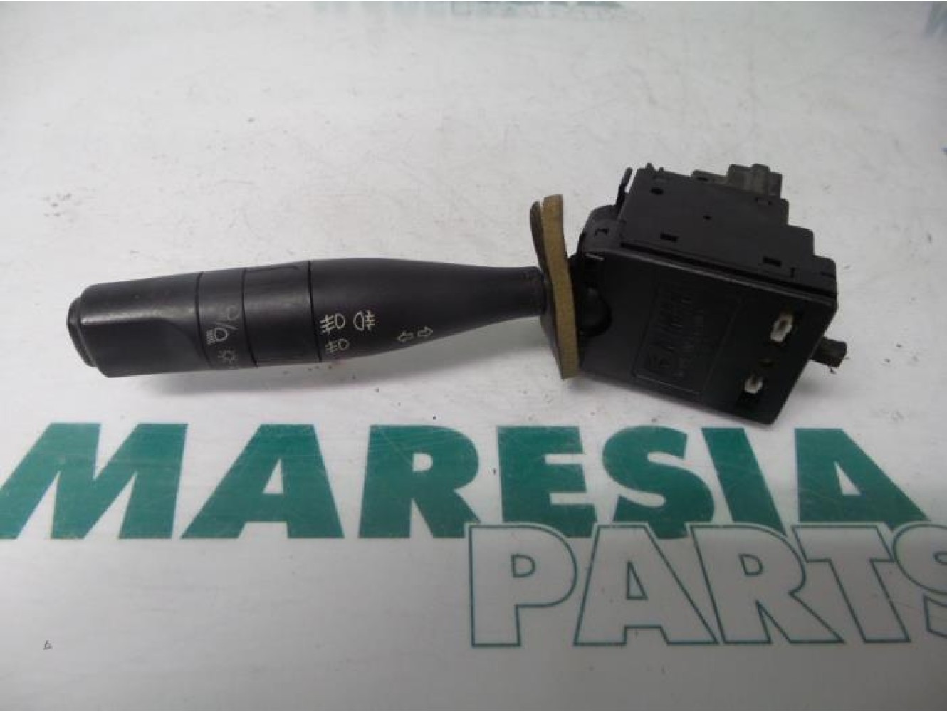 Peugeot - 206 - Indicator switch