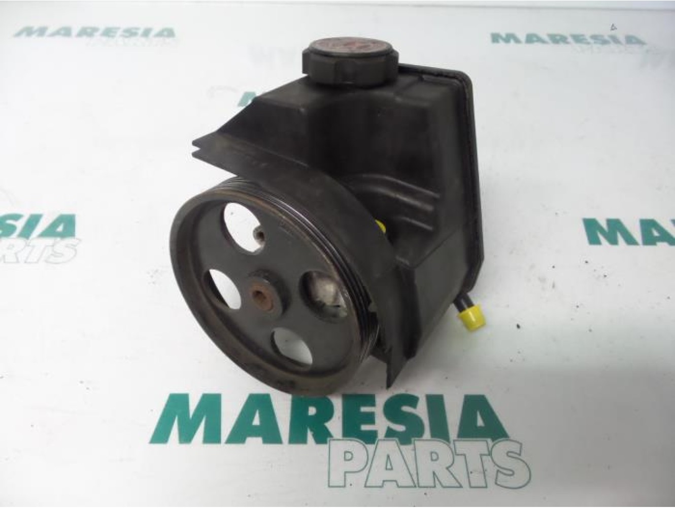 Peugeot - 206 - Power steering pump