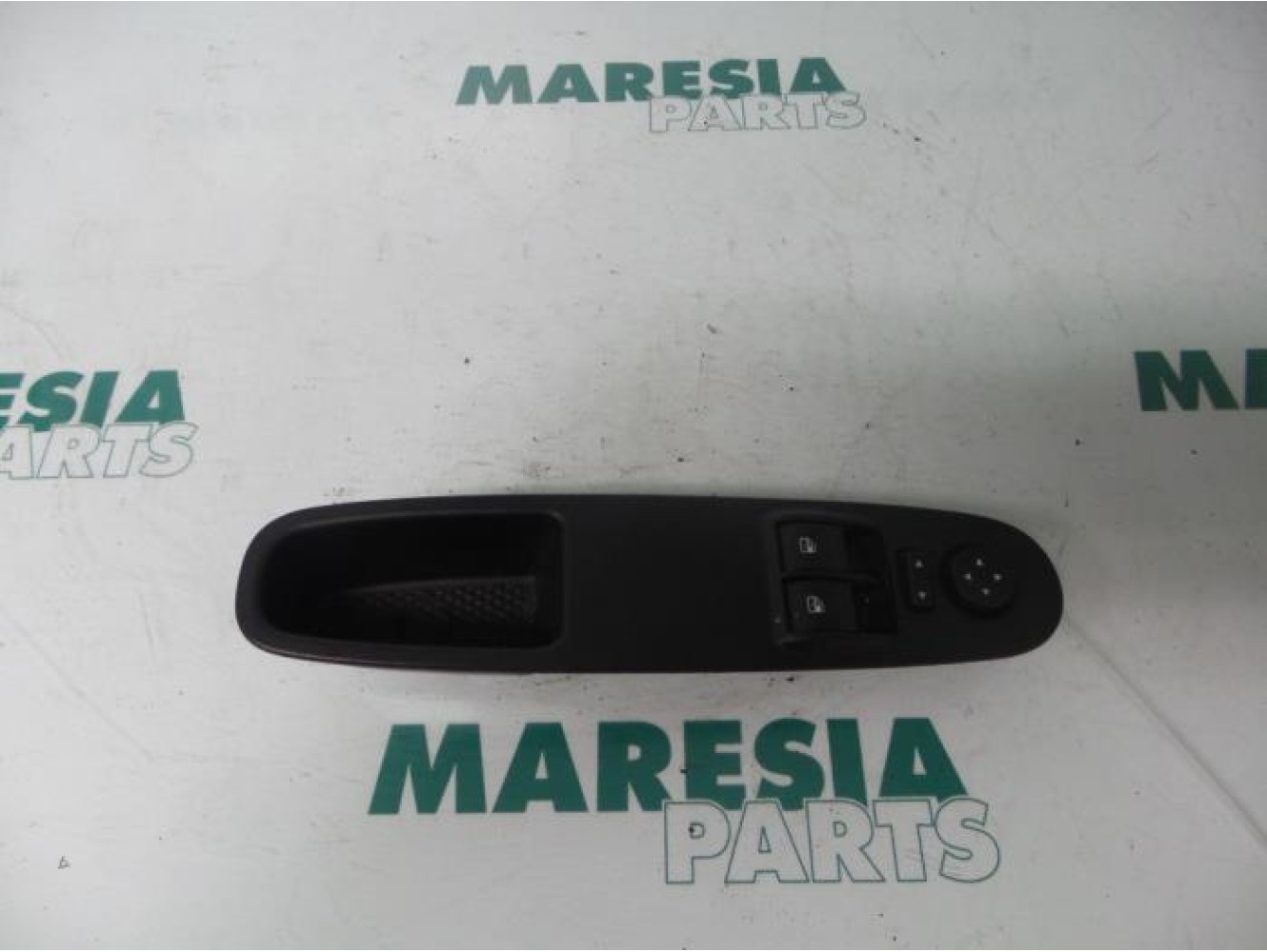 Fiat - Punto - Multi-functional window switch