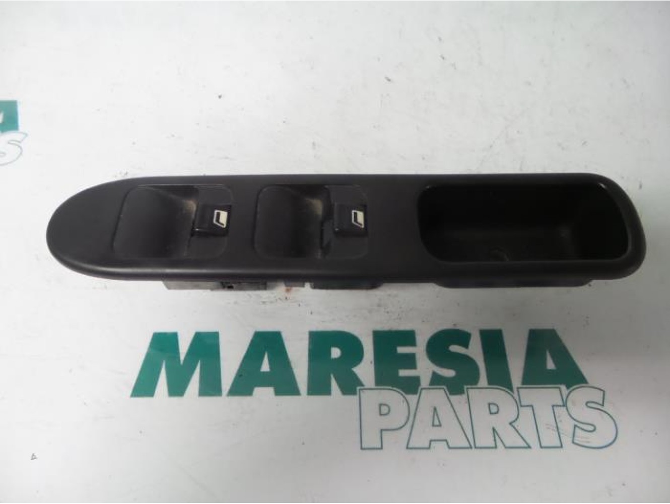 Peugeot - 307 - Multi-functional window switch