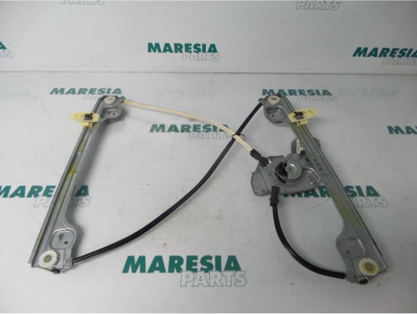 Peugeot - 1007 - Window mechanism 2-door, front right