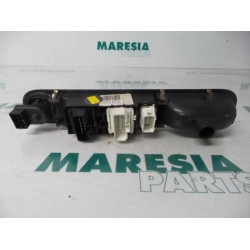 Renault - Espace - Multi-functional window switch