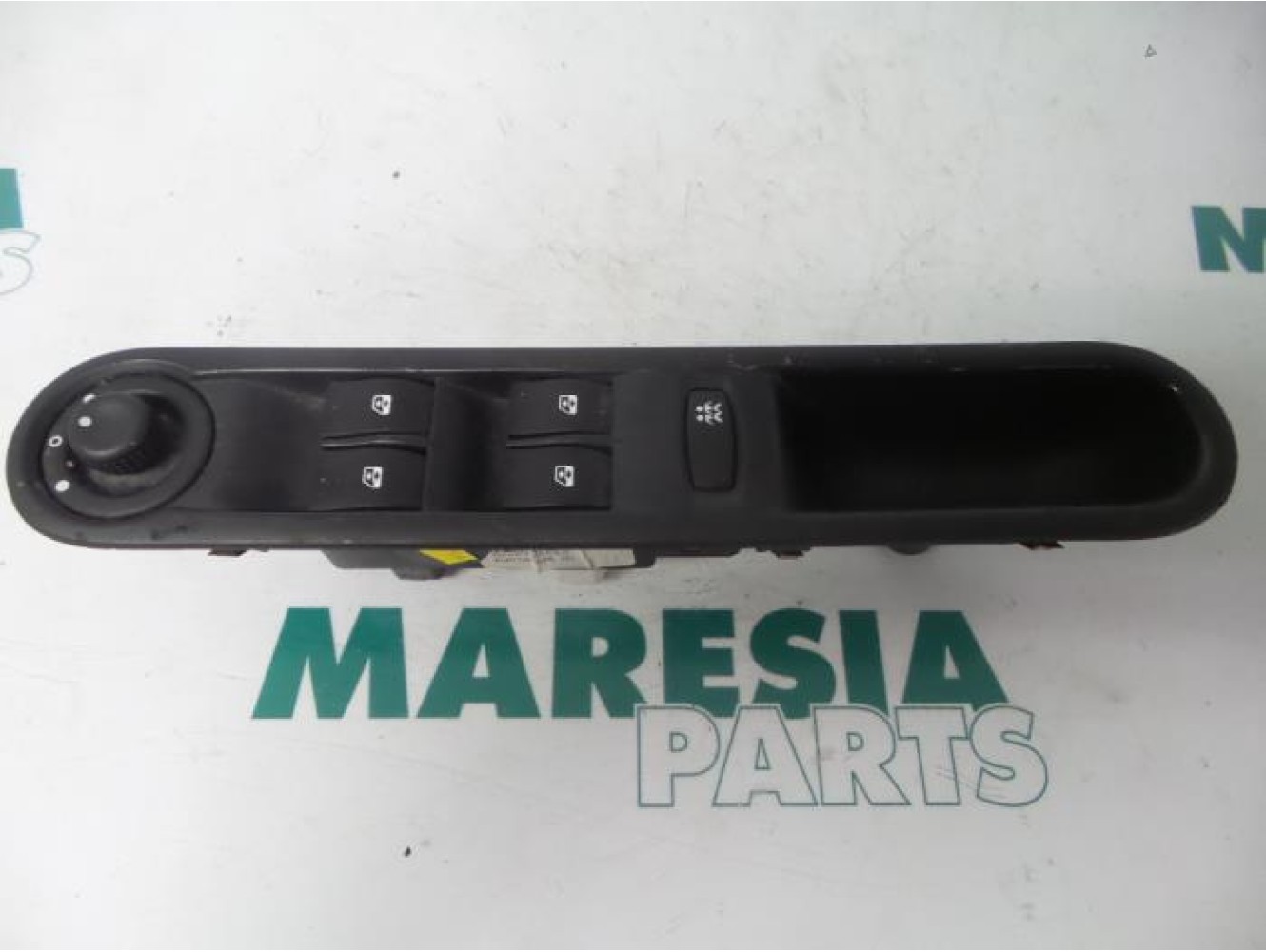 Renault - Espace - Multi-functional window switch
