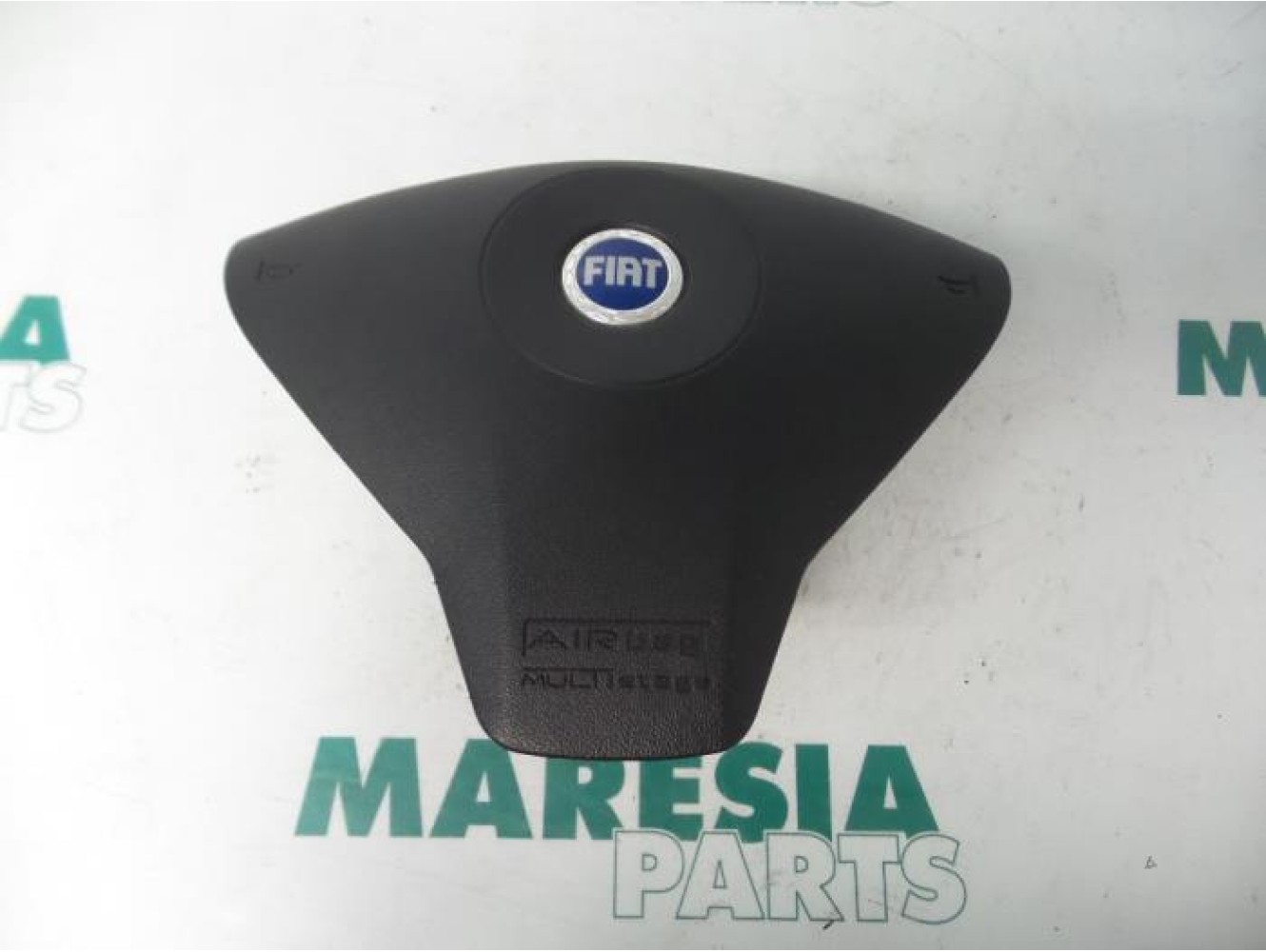 Fiat - Stilo - Left airbag (steering wheel)