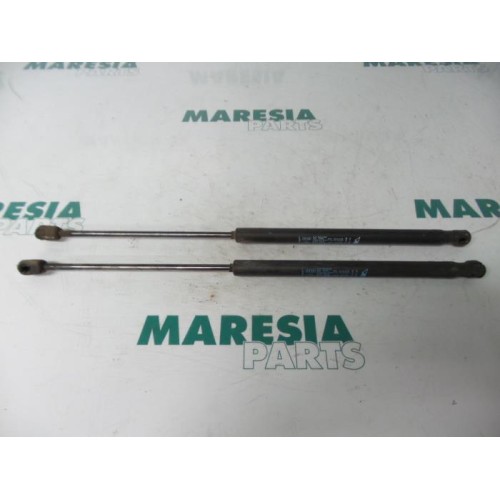 Fiat - Stilo - Set of tailgate gas struts