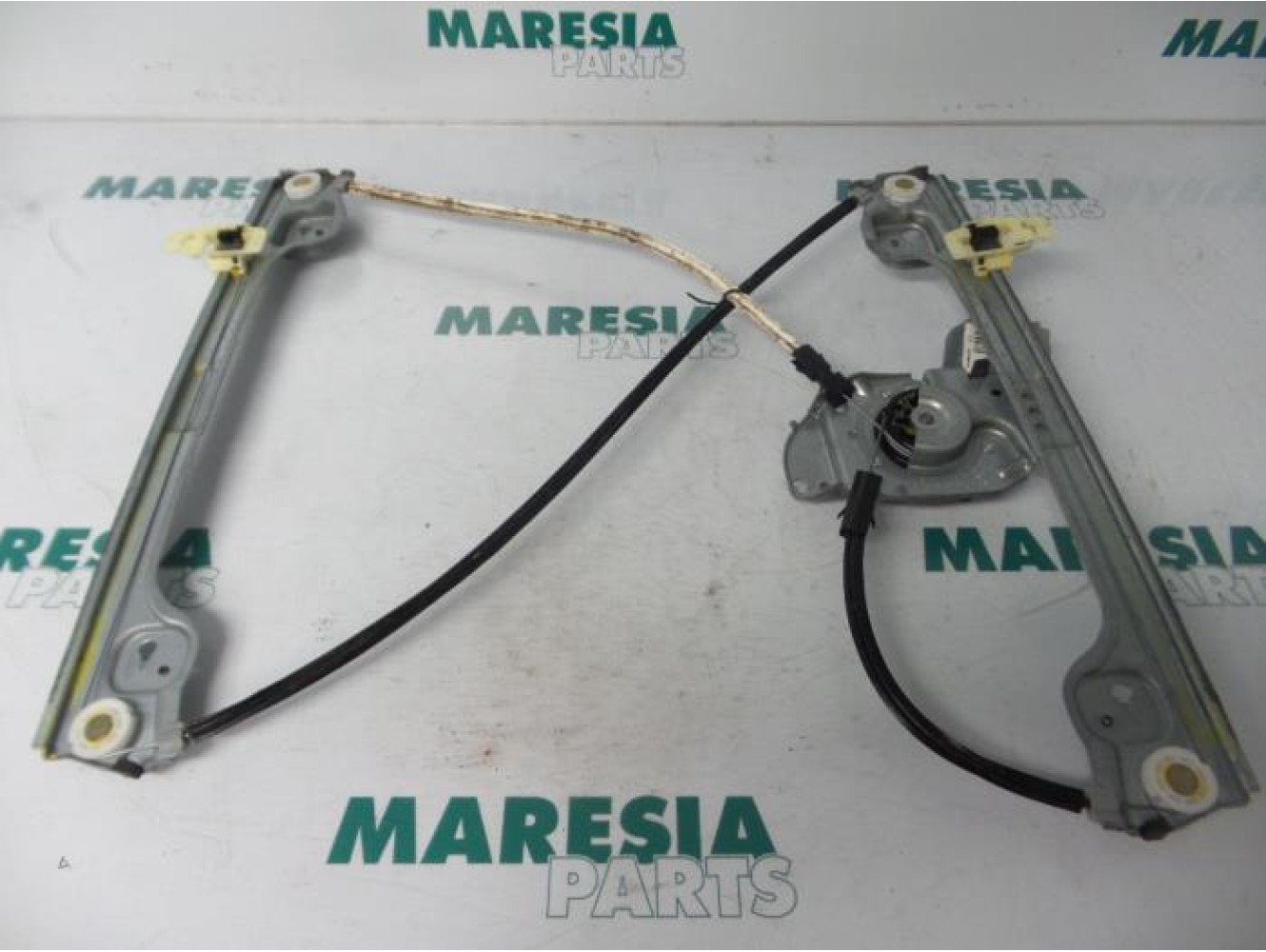 Peugeot - 1007 - Window mechanism 2-door, front right