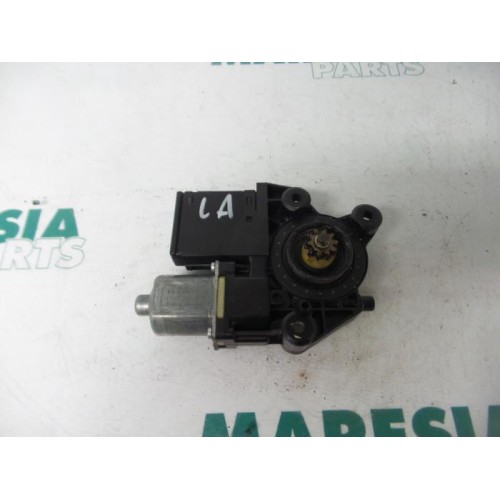 Renault - Megane Scenic - Rear door window mechanism 4-door, left