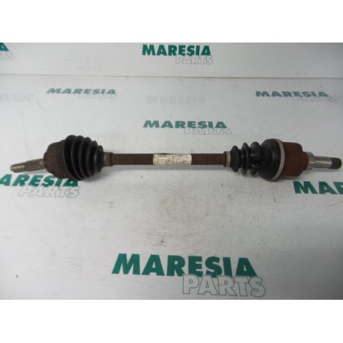 Citroen - C3 - Aandrijfas links-voor