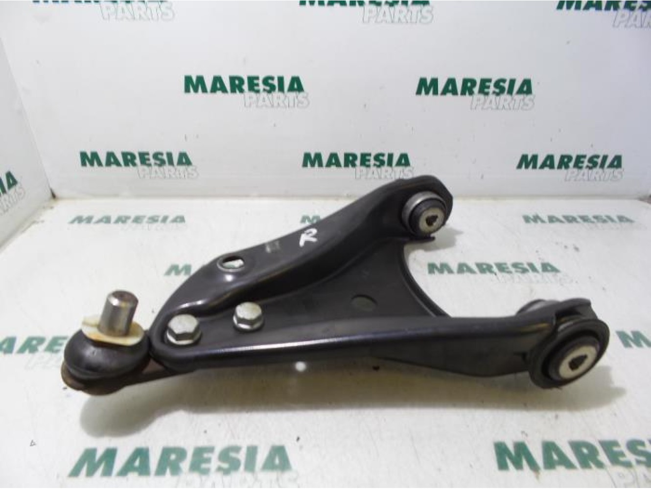 Renault - Twingo - Front lower wishbone, right