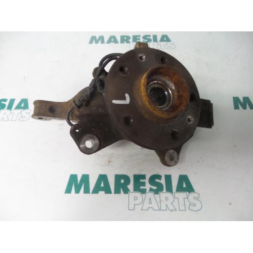 Renault - Megane Scenic - Achsschenkel links vorne