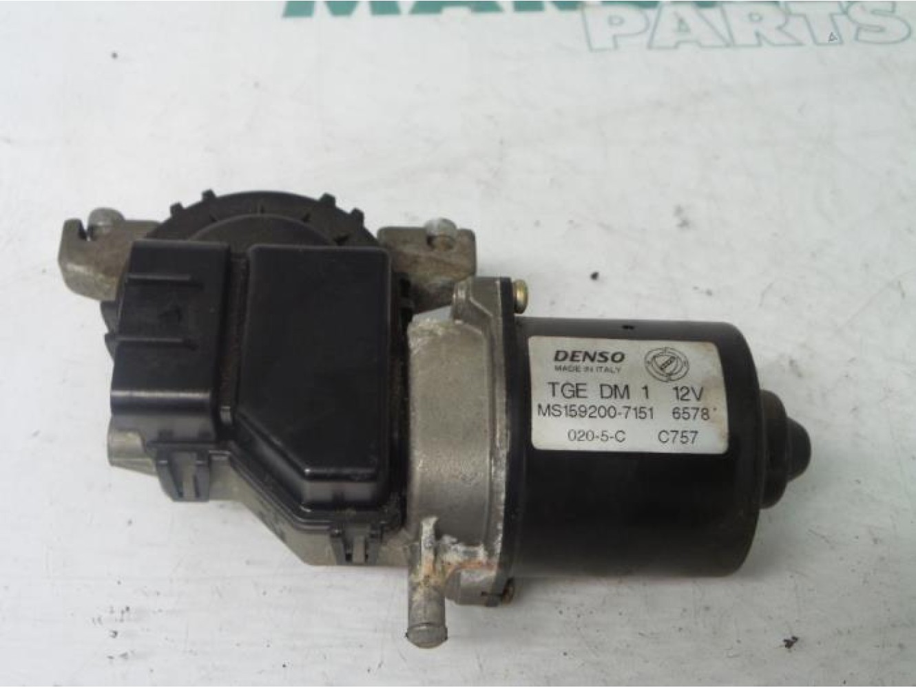 Fiat - Panda - Front wiper motor