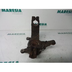 Renault - Megane Scenic - Knuckle, front right