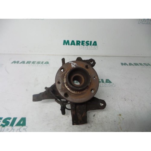 Renault - Megane Scenic - Knuckle, front right