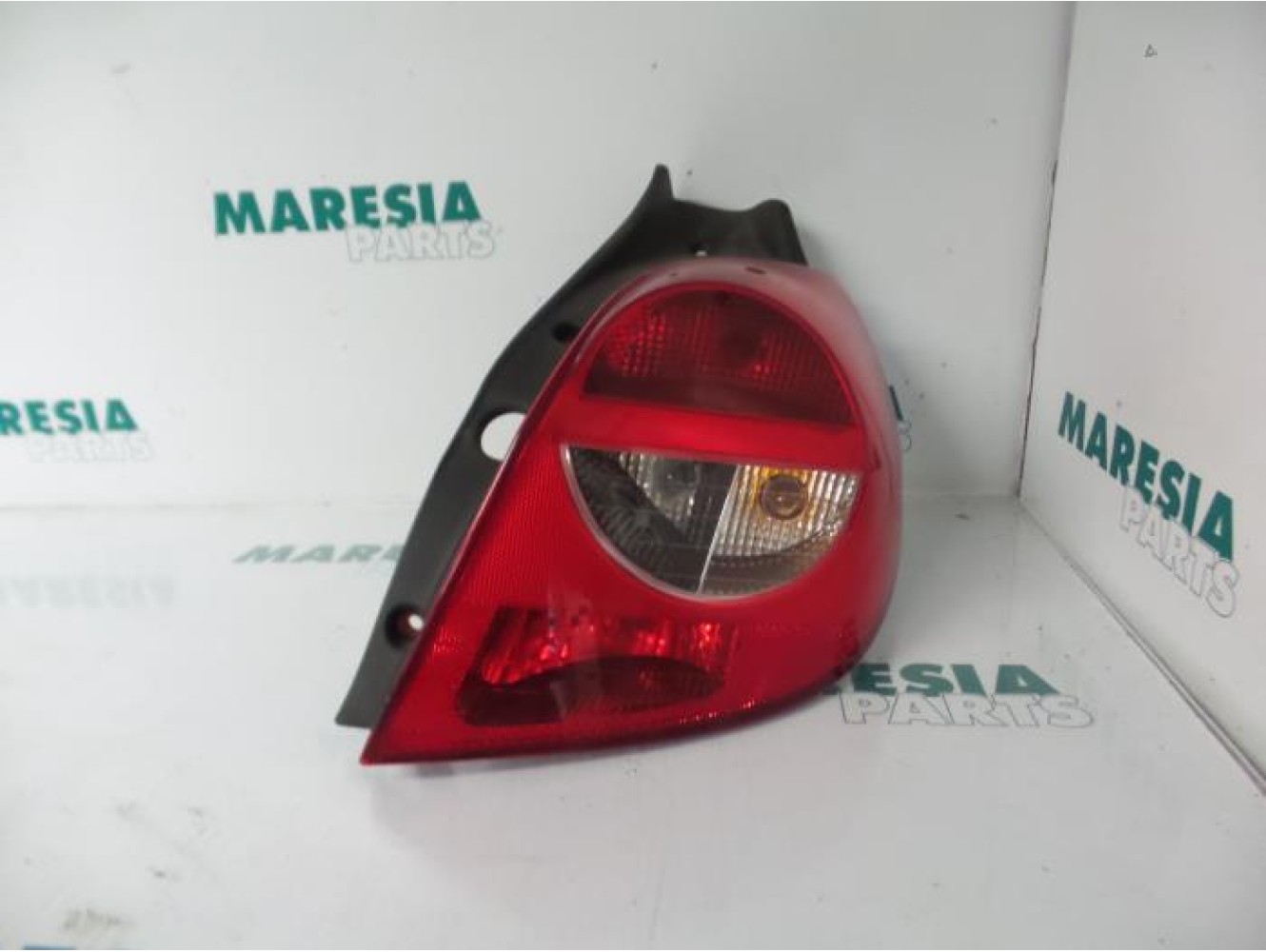 Renault - Clio - Taillight, right