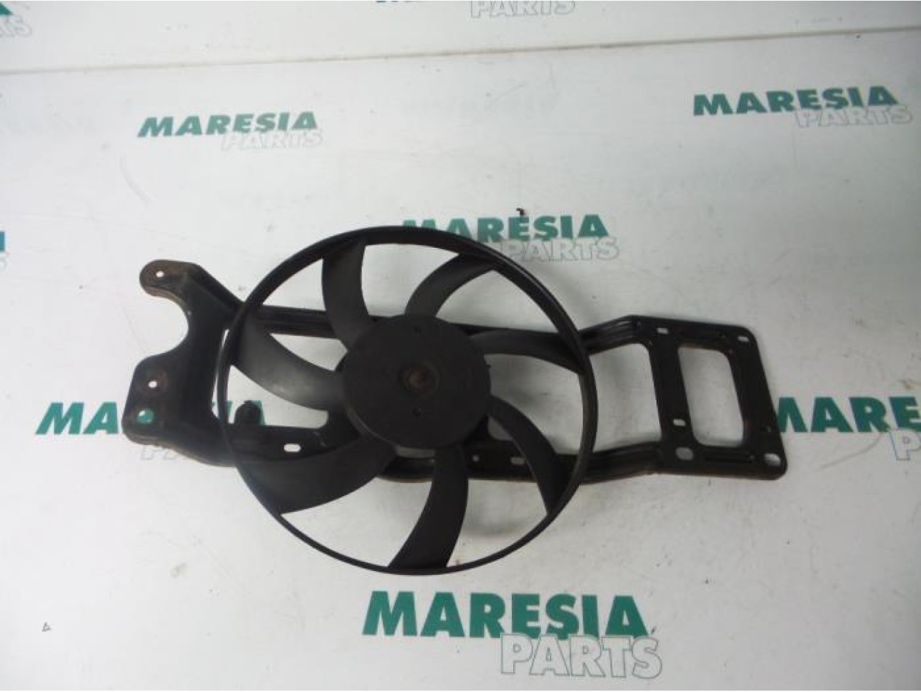Renault - Clio - Fan motor