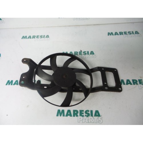 Renault - Clio - Fan motor