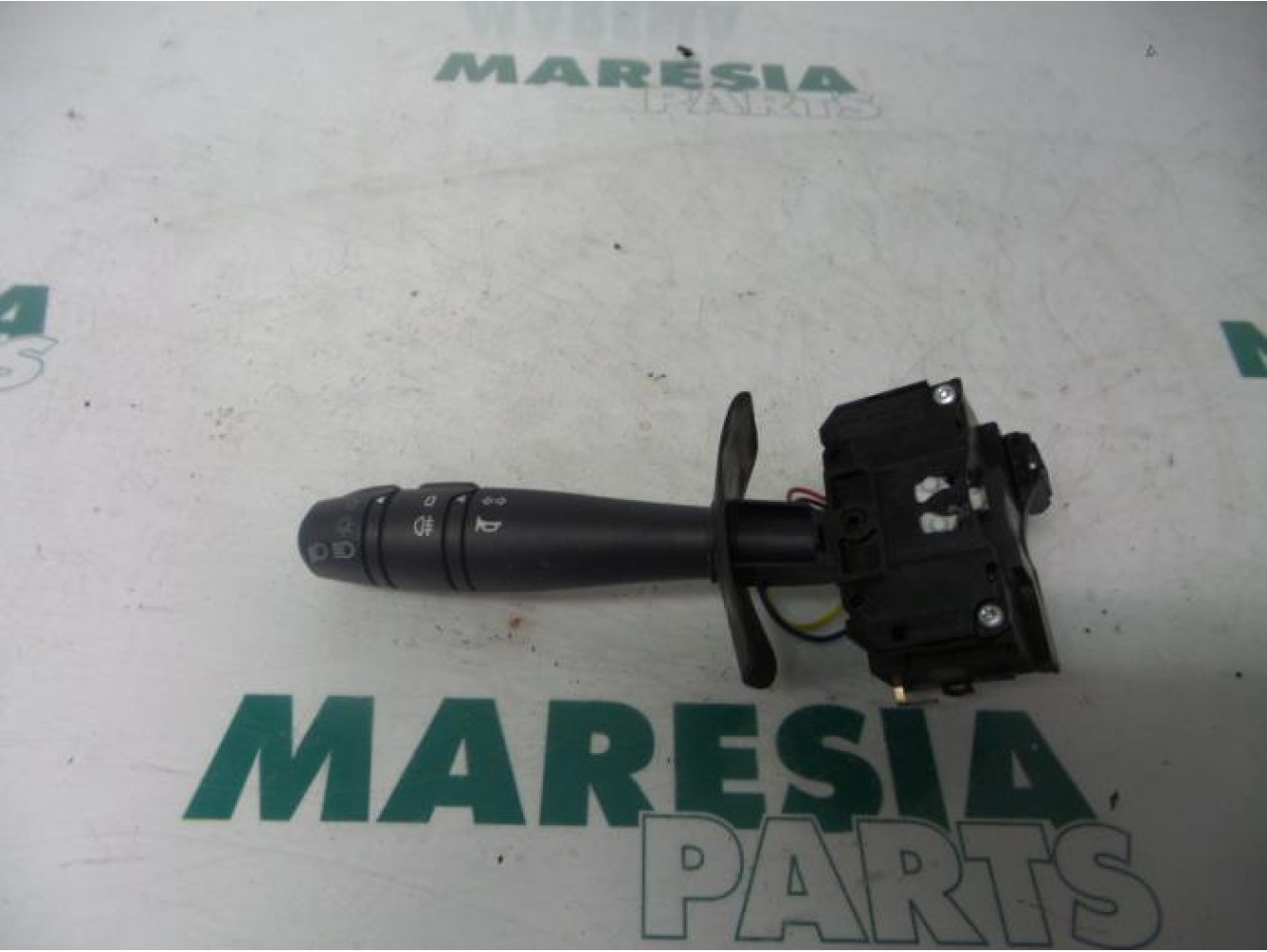 Renault - Clio - Indicator switch