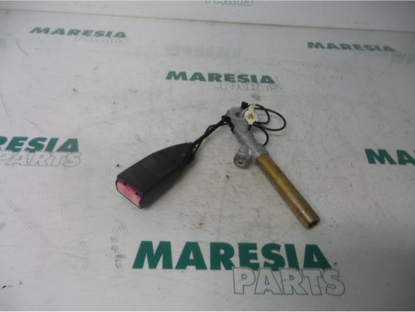 Renault - Clio - Gordelspanner links