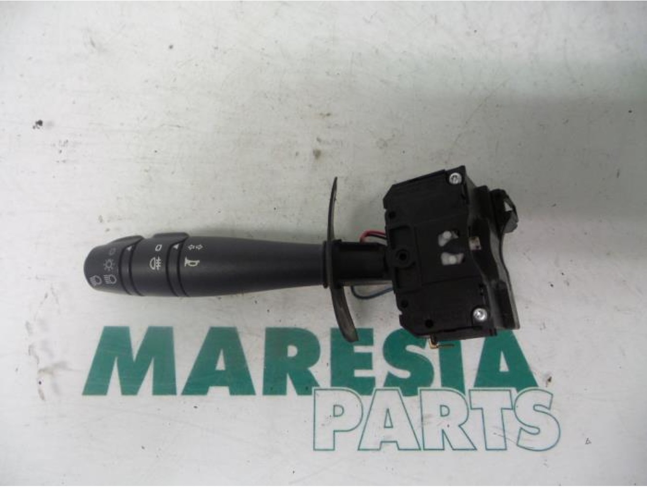 Renault - Clio - Indicator switch
