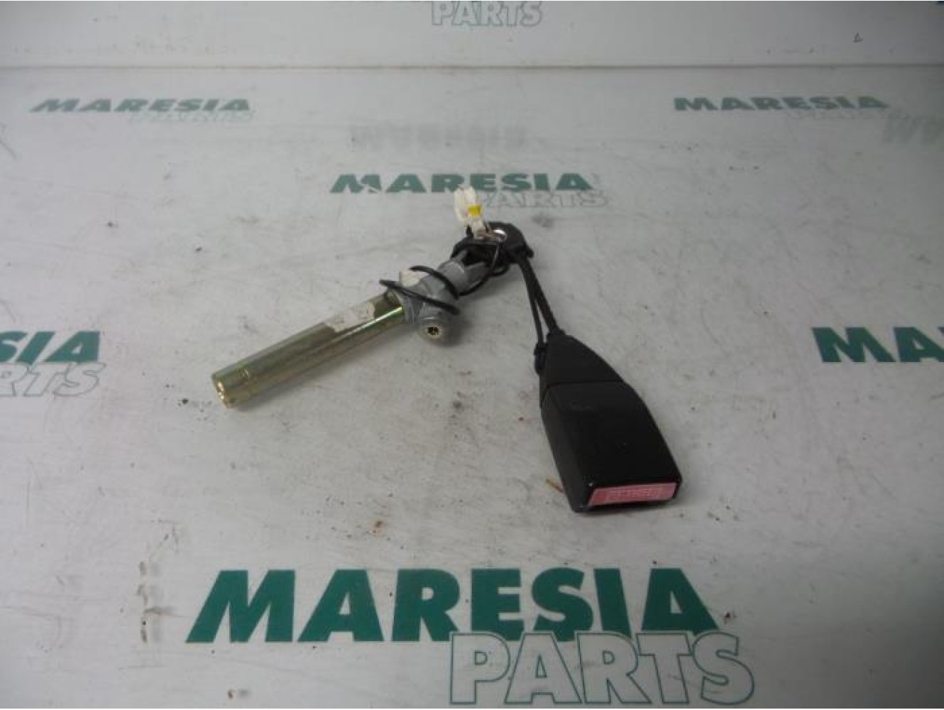 Renault - Clio - Gordelspanner links
