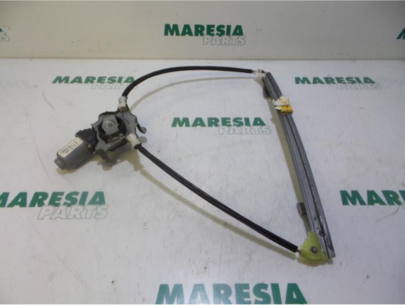 Renault - Clio - Window mechanism 2-door, front right