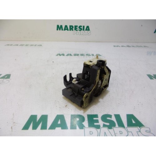Renault - Clio - Door lock mechanism 2-door, right