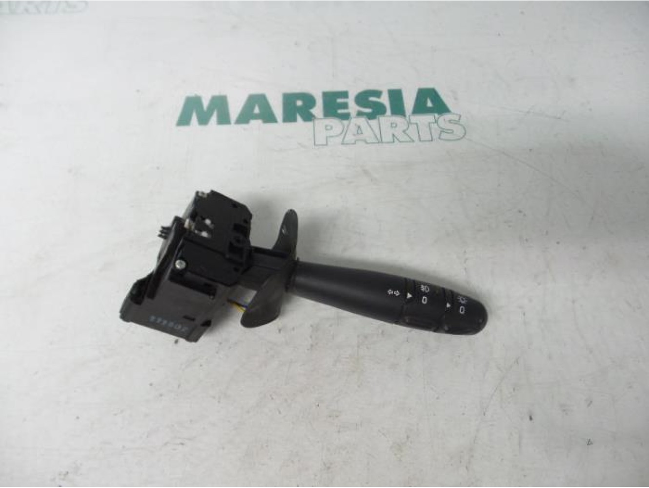 Renault - Clio - Indicator switch