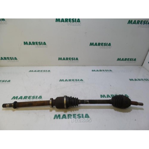 Renault - Clio - Front drive shaft, right