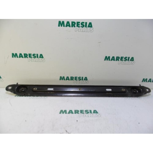 Citroen - C4 - Radiator bar