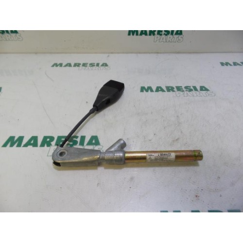 Renault - Megane Scenic - Gurtsrammer links