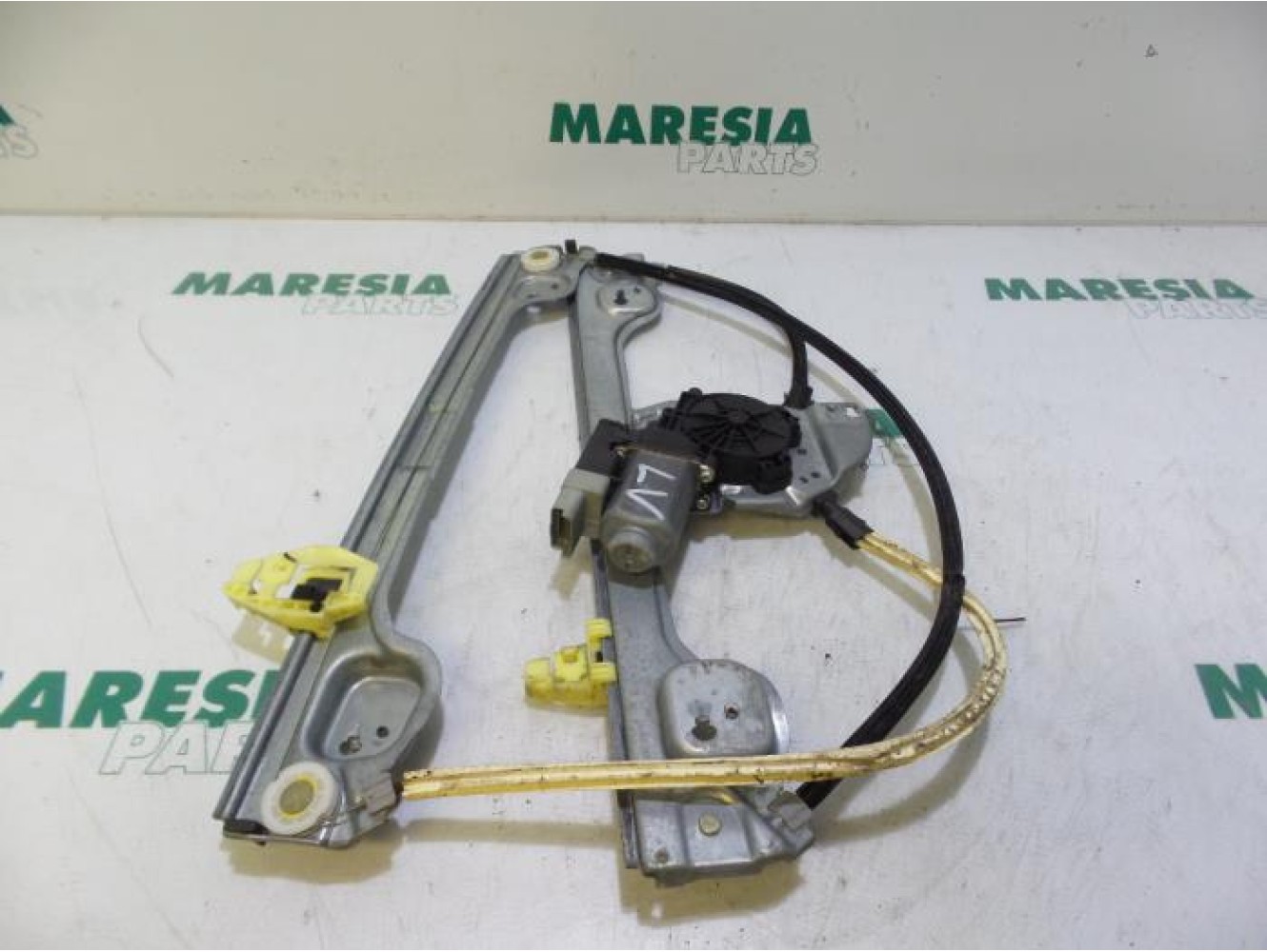 Peugeot - 1007 - Window mechanism 2-door, front left