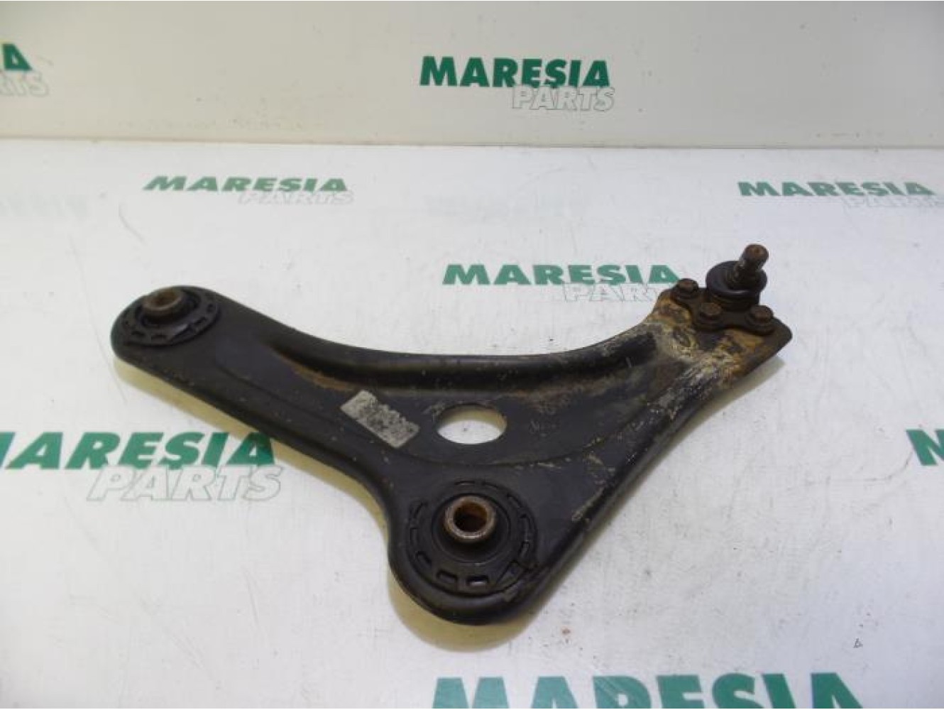 Peugeot - 1007 - Front lower wishbone, left