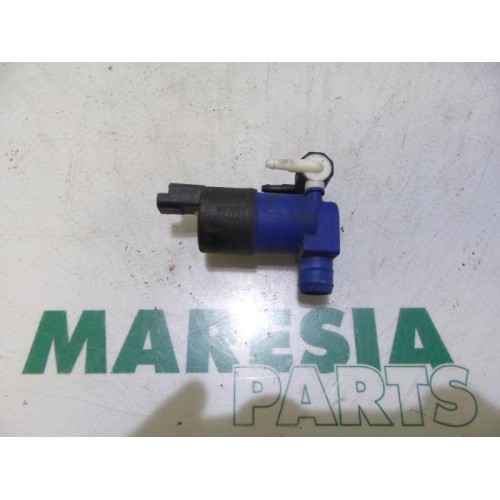 Renault - Clio - Windscreen washer pump