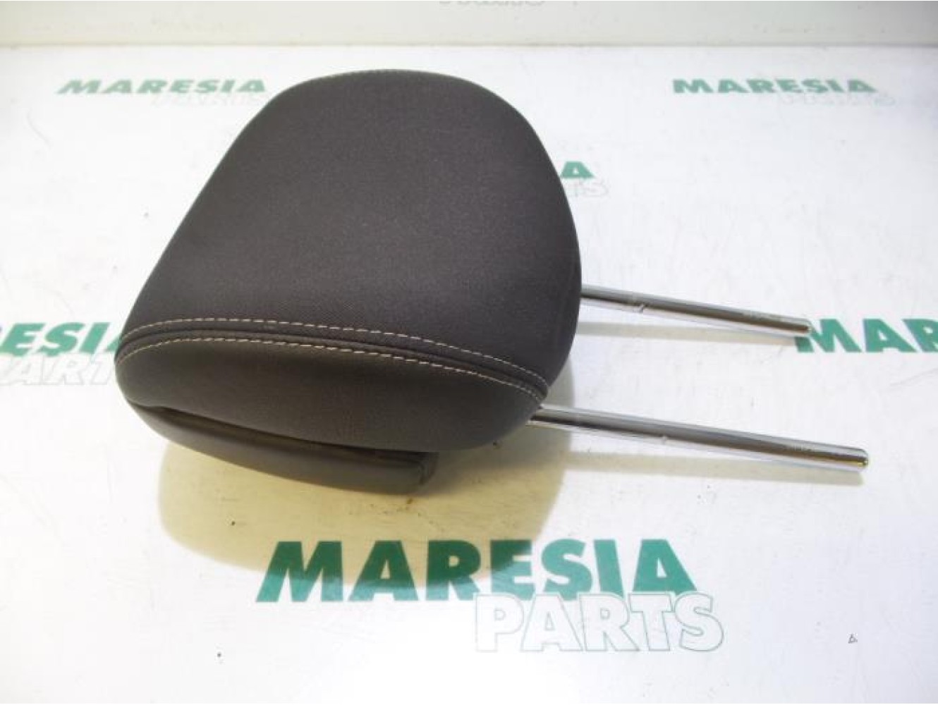 Renault - Fluence - Headrest