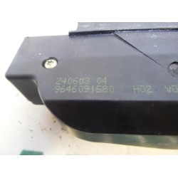 Peugeot - 206 - Tailgate lock mechanism