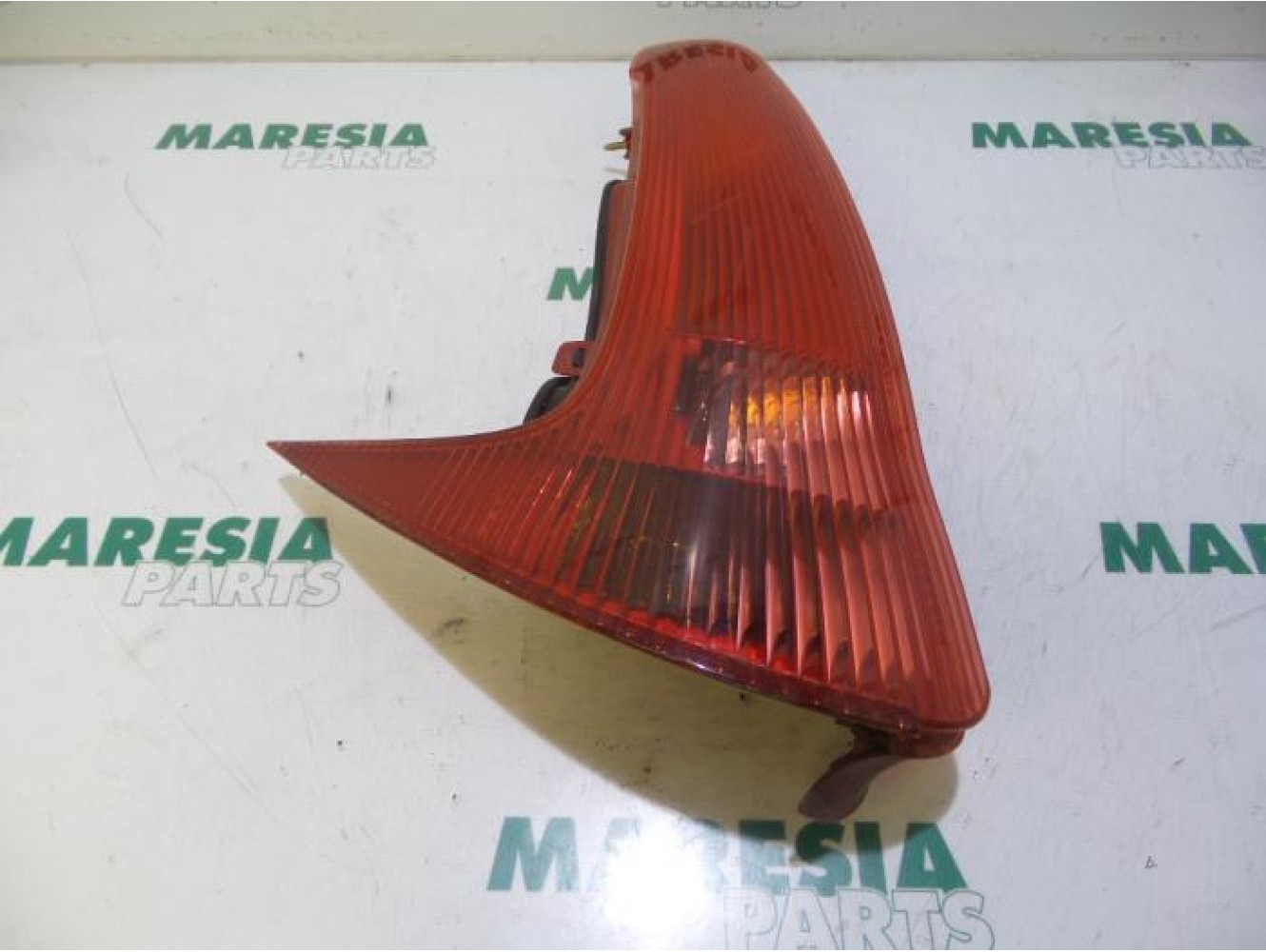 Peugeot - 206 - Achterlicht links