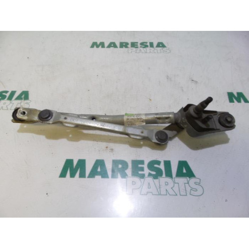 Peugeot - 107 - Wiper mechanism