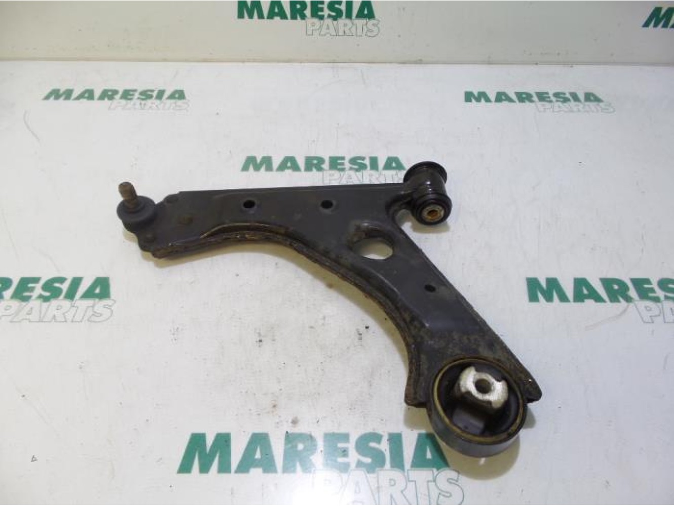 Fiat - Punto - Querlenker unten links vorne