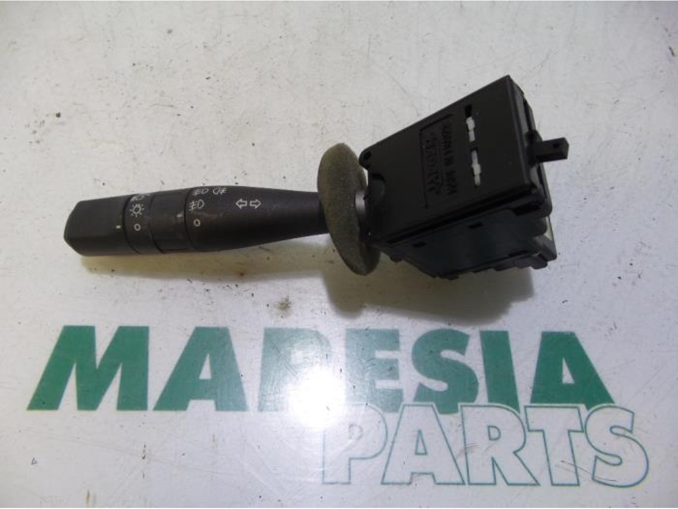 Peugeot - 206 - Indicator switch