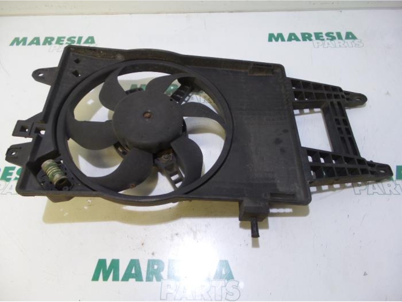 Fiat - Punto - Fan motor