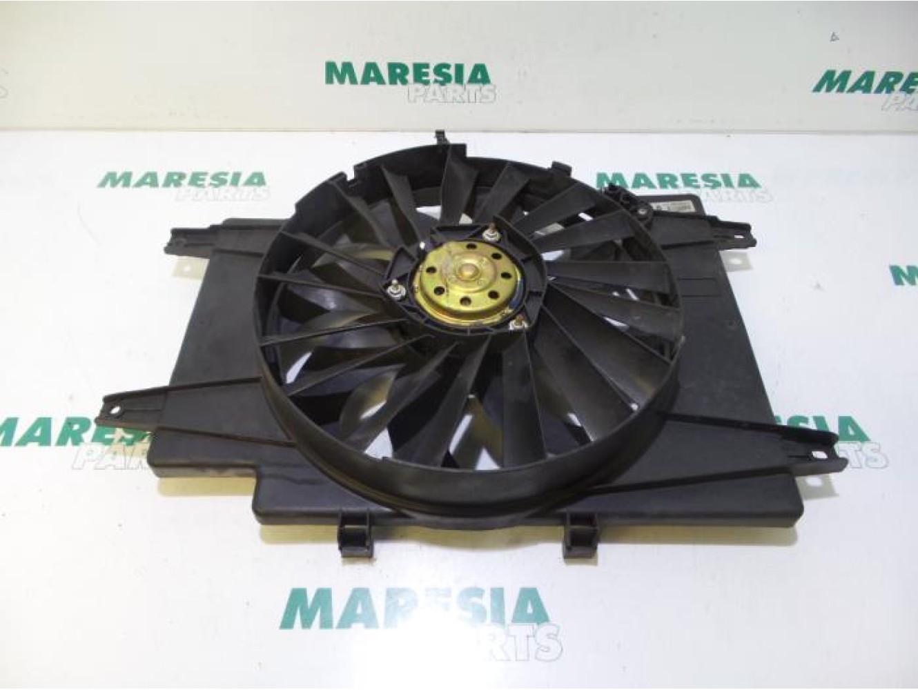 Alfa Romeo - 147 - Fan motor