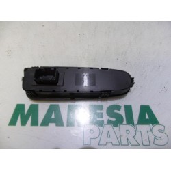Fiat - Stilo - Multi-functional window switch